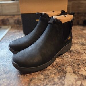 Teva Mens Size 11.5 Tusayan Black leather Pull On Water Resistant Chelsea Boots